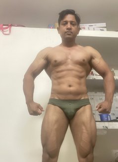 Hunter - Male escort in Dubai Photo 1 of 1