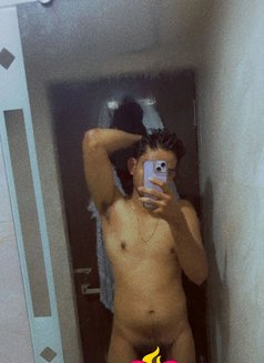 Hunter - Male escort in Mumbai Photo 2 of 3