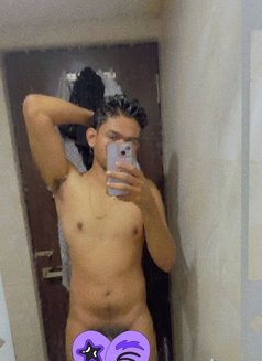 Hunter - Male escort in Mumbai Photo 3 of 3