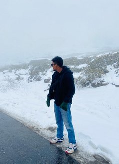 Hunter - Male escort in Mumbai Photo 3 of 4