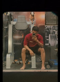 Hunter - Male escort in Mumbai Photo 4 of 4