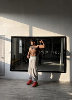 Hunter - Acompañantes masculino in Mumbai Photo 5 of 5