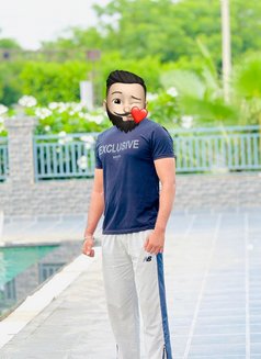 Hunter - Male escort in New Delhi Photo 1 of 2