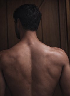 Hunter - Male escort in New Delhi Photo 1 of 1