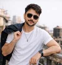 Hunter - Acompañantes masculino in Rajkot