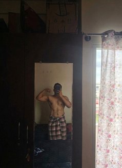 Hunter Moore 8 Inch - Male escort in Bangalore Photo 4 of 5