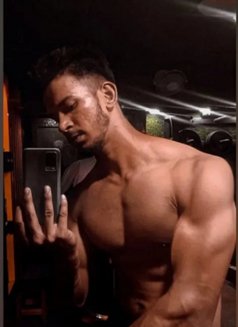 Hunter Moore - Acompañantes masculino in Ahmedabad Photo 3 of 4