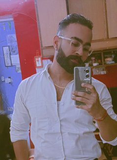 Hunter Pool - Male escort in New Delhi Photo 4 of 5