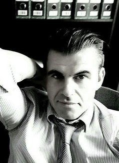 Hunter - Male escort in Johannesburg Photo 1 of 9