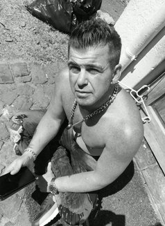 Hunter - Male escort in Johannesburg Photo 3 of 9