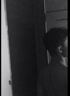 Hunterr - Male escort in Mumbai Photo 2 of 3