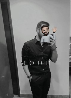 Hunterr - Male escort in Noida Photo 2 of 4