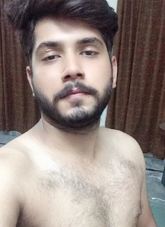 Hunterr Rock - Male escort in Jubail Photo 1 of 3