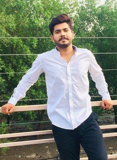 Hunterr Rock - Male escort in Jubail Photo 2 of 3