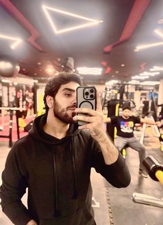 Hussy - masseur in Lahore Photo 4 of 16