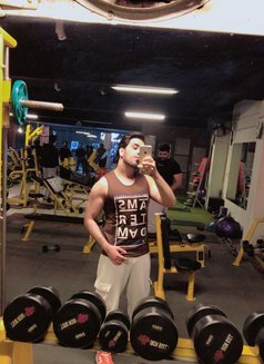 Hussy - masseur in Lahore Photo 5 of 16