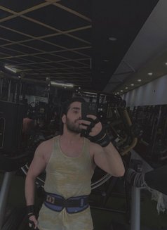 Hussy - masseur in Lahore Photo 6 of 16