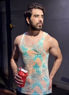 Hussy - masseur in Lahore Photo 11 of 16