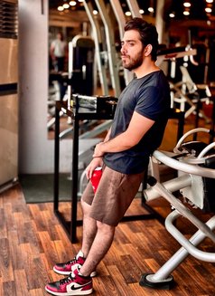 Hussy - masseur in Lahore Photo 12 of 16