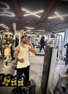 Hussy - masseur in Lahore Photo 13 of 16