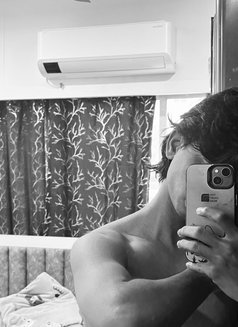 Hustler - Male escort in Mumbai Photo 1 of 2