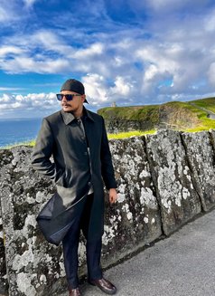 Huxbull - Male escort in Karāchi Photo 1 of 1