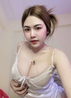 Huyền - escort in Pune Photo 1 of 4