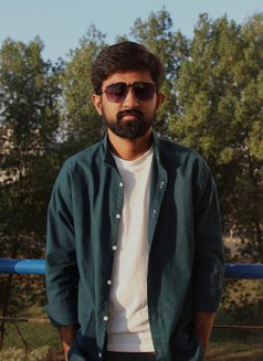 Huzaifa - Male escort in Lahore Photo 2 of 4