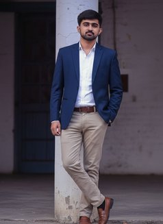 Huzaifa - Male escort in Lahore Photo 4 of 4