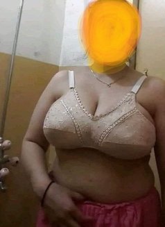 Pakistani escort girls in Madrid - puta in Madrid Photo 1 of 8