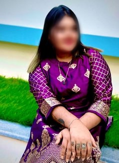 Hyd Escort Genuine Service Cash Pay Dire - puta in Hyderabad Photo 1 of 4