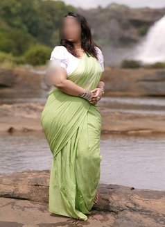 Hyderabad Escort Couple 3sum - escort in Hyderabad Photo 3 of 9