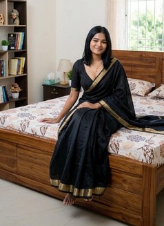 Hyderabad Escorts Pay Cash to Girl - escort in Hyderabad Photo 1 of 4