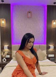 Hyderabad Today New Simran Modal Girl - puta in Hyderabad Photo 4 of 4
