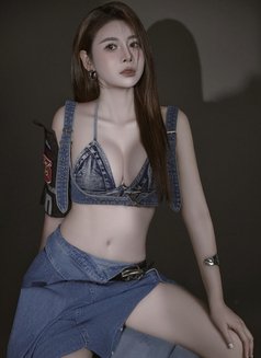 Hyeon 🇰🇷 - puta in Bangkok Photo 1 of 7