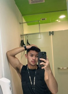 Hyperrr - Acompañante masculino in Jakarta Photo 3 of 6
