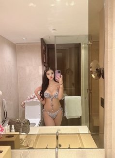 Hyun Mi - puta in Manila Photo 8 of 9