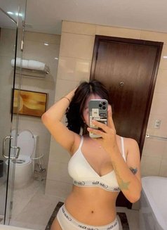 HYUNA - puta in Hong Kong Photo 9 of 12