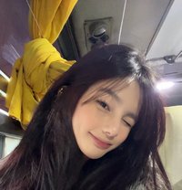 HYUNA - puta in Manila