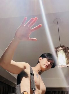 Hyunjin Lee - Acompañantes masculino in Manila Photo 1 of 6