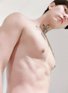 Hyunjin Lee - Male companion in Manila Photo 6 of 17