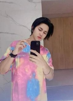 Hyunjin Lee - Male companion in Manila Photo 14 of 17