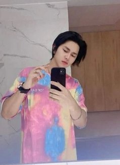 Hyunjin Lee - Male escort in Manila Photo 3 of 14
