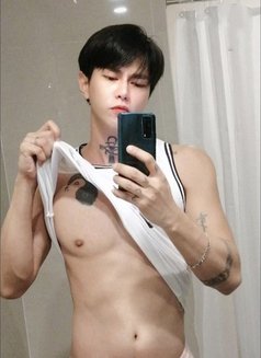 Hyunjin Lee - Male escort in Manila Photo 4 of 14