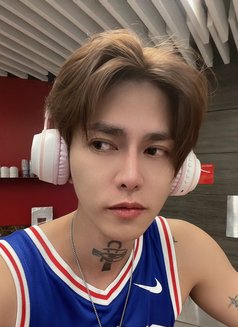 Hyunjin Lee - Male escort in Manila Photo 7 of 14