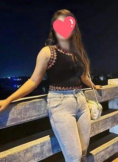 I Am Aditi cam and real meet sexual chat - puta in Ahmedabad Photo 2 of 3