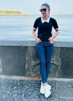 Athiya here🥀 ❣️ active now.🧸🪭 - puta in Hyderabad Photo 1 of 2