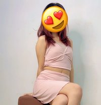 I am Alina North East Girl - puta in New Delhi Photo 5 of 7