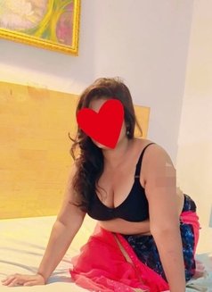 I Am Alone Housewife Annu (Real & Cam) - escort in New Delhi Photo 1 of 5