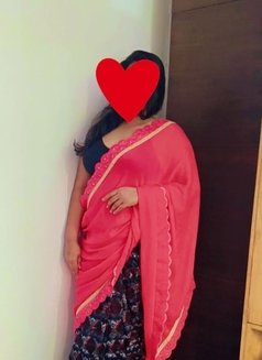 I Am Alone Housewife Annu (Real & Cam) - escort in New Delhi Photo 2 of 5